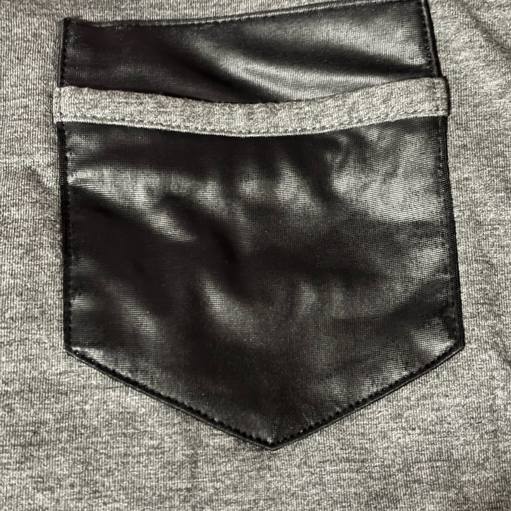 💝Free💝Gray and Black Long Sleeve Top with faux leather pocket small - Picture 8 of 11